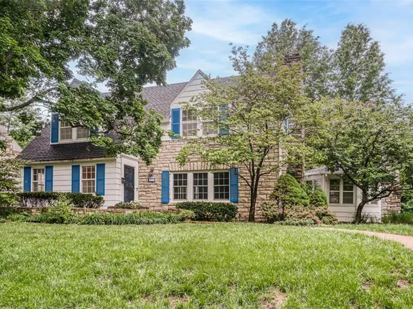 1027 Romany Rd, Kansas City, MO 64113