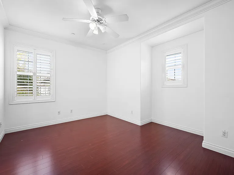 18785 Roxbury Ln — Photo 30