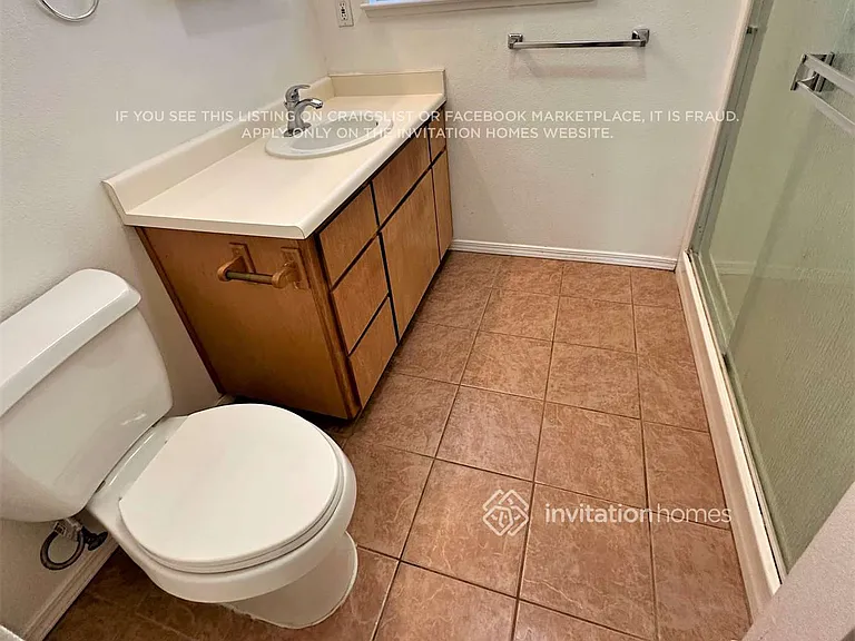 1520 Gladstone Dr — Photo 17