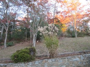 99 Sourwood Rdg, Black Mountain, NC 28711