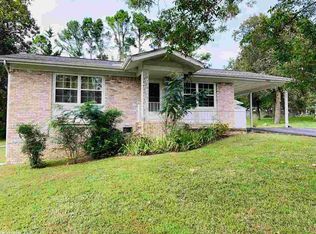 902 N Manor Dr, Horseshoe Bend, AR 72512