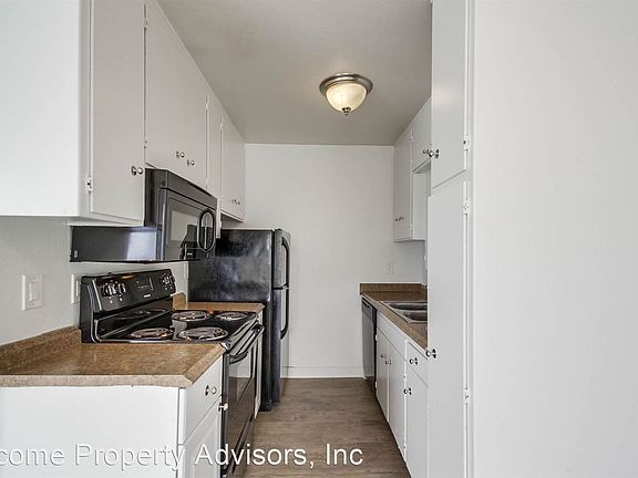 3rd image of 734 Sapphire St #5