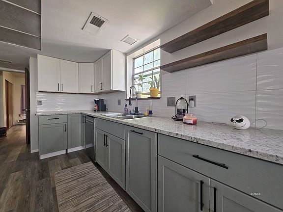 3rd image of 1518 15th Ave