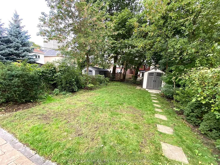 137 Colin Ave — Photo 35