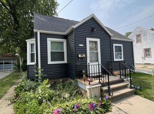 1027 W New York Ave, Oshkosh, WI 54901