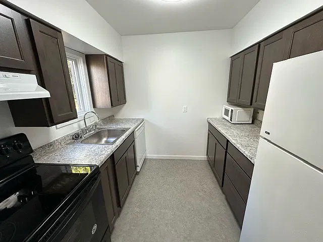 2 bed, 950 sqft, $1,425 — Photo 2