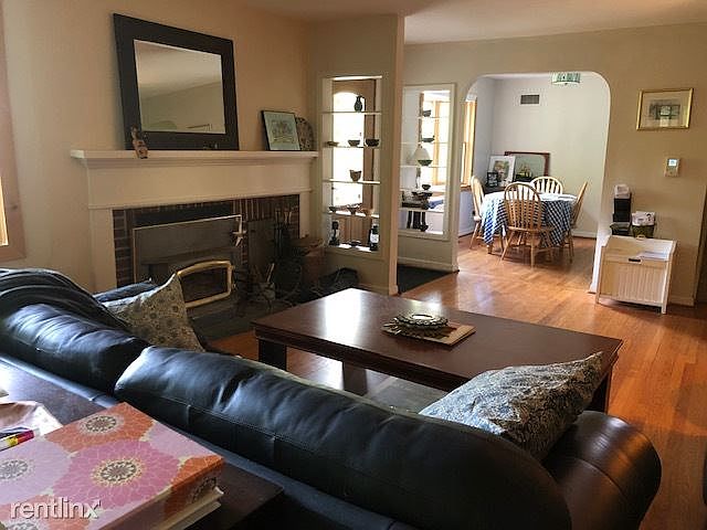 Living Room - View to North