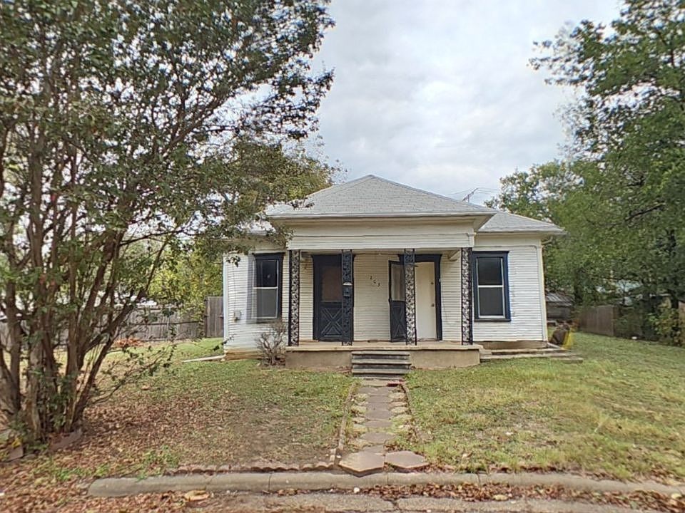 1st image of 205 Smith St