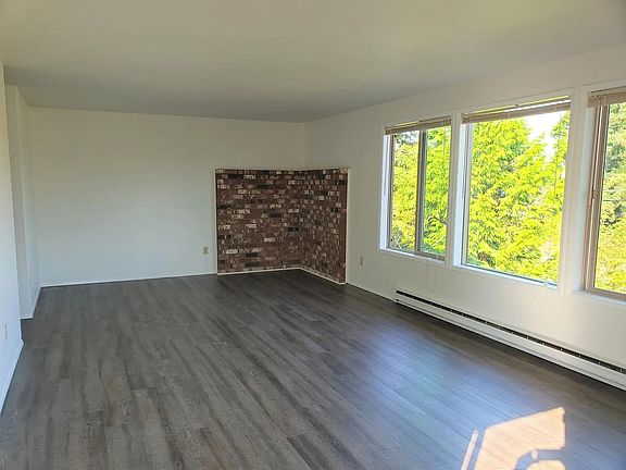 3rd image of 2300 Broadway St #5