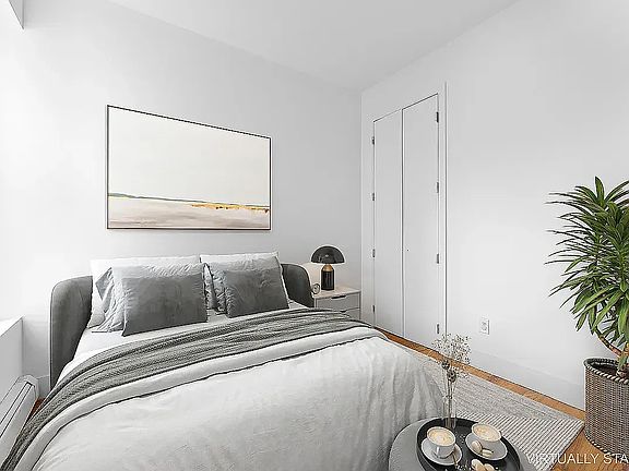 3rd image of 518 Chauncey St APT 2L