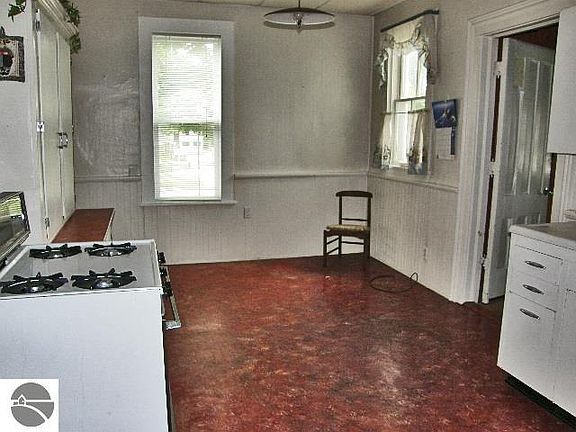 3rd image of 410 W Haight St