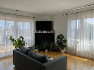 3154 W Grace St #3, Chicago, IL 60618