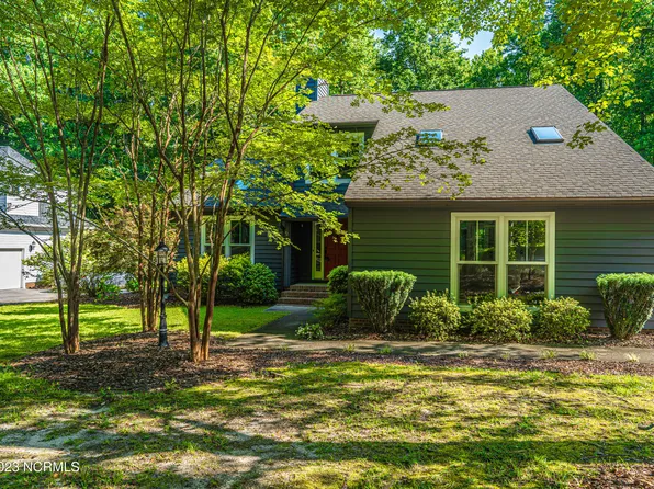 145 Sandhurst Pl, Southern Pines, NC 28387