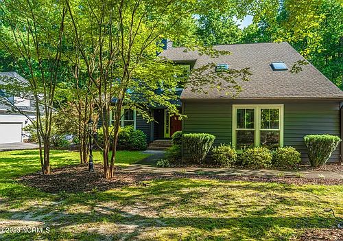 145 Sandhurst Pl Photo 1
