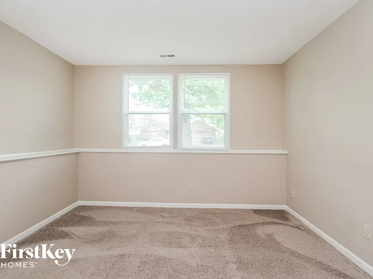 1433 Hunters Ln — Photo 6