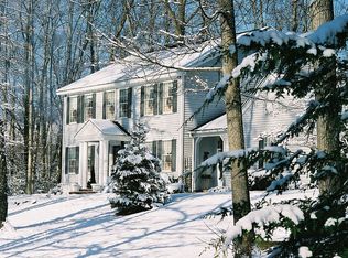 1600 Round Hill Rd, Oak Hill, WV 25901