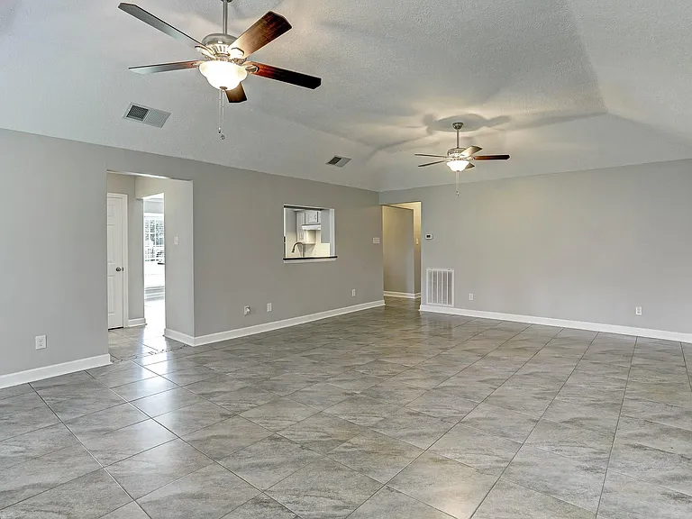 1211 Diablo Dr — Photo 4