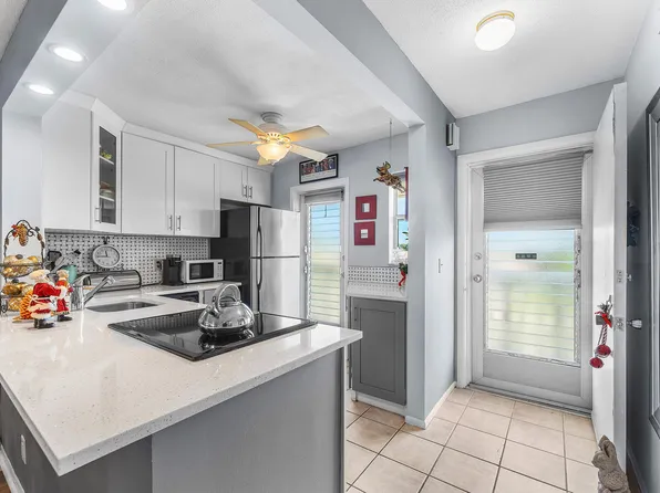 2161 NE 1st Court #205, Boynton Beach, FL 33435