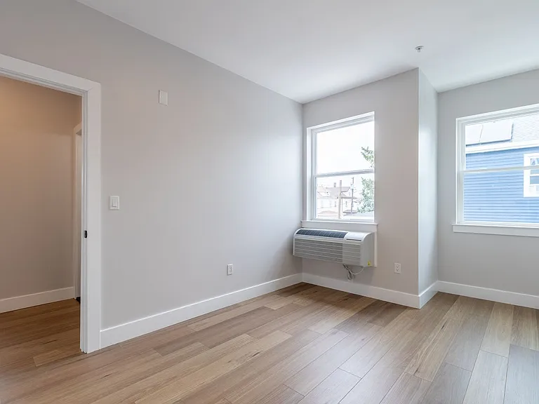 213 French St — Photo 17