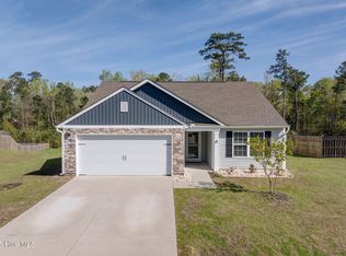 446 Poppleton Dr, Hampstead, NC 28443