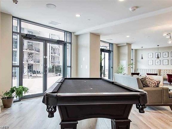 3rd image of 155 Caroline St S #1008