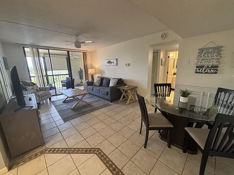 2 bed, 2.0 bath, 783 sqft, $1,300 — Photo 3