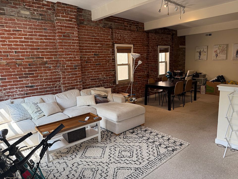 Living Room Pic #1