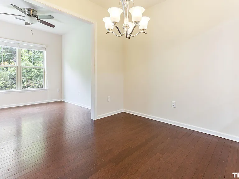 224 Lynchwick Ln — Photo 11