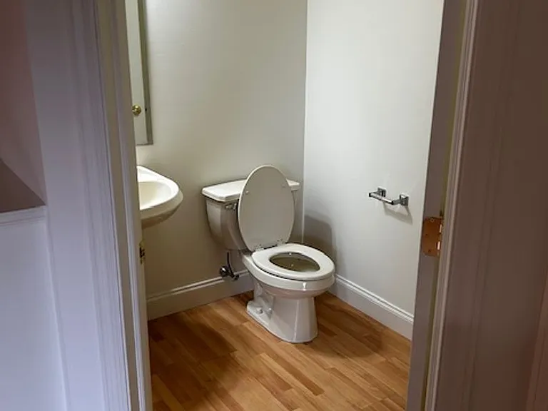 527 Oak Hill Ln — Photo 11