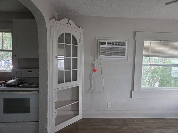 5th image of 331 Rose Ave