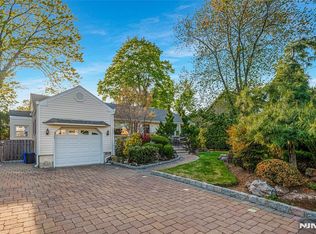 31 Clark St, Cresskill, NJ 07626