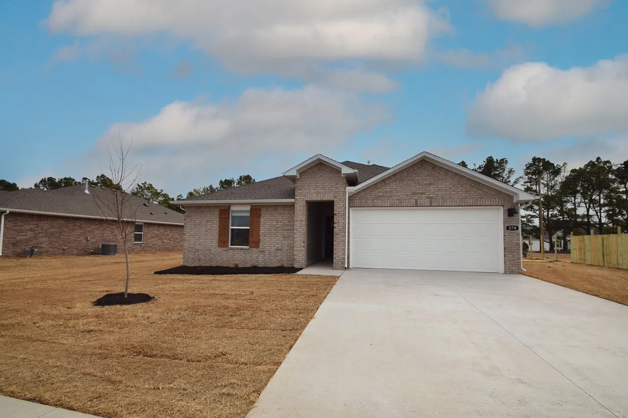 3 bed, 1470 sqft, $1,750 — Photo 1