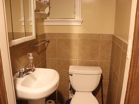 5th image of 4732 22nd Ave NE #1