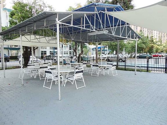 3rd image of 17570 Atlantic Blvd APT 501
