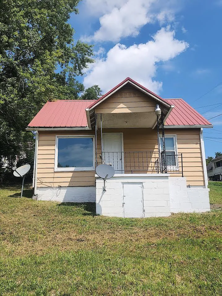 2 bed, 1.0 bath, 950 sqft, $950 — Photo 1