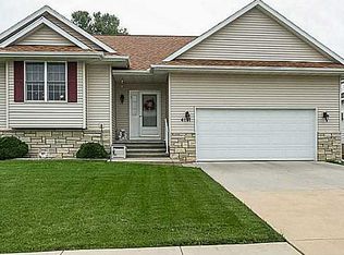 4117 Jackson Cir NW, Cedar Rapids, IA 52405