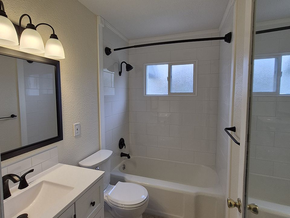1st image of 2608 W Walton Ave