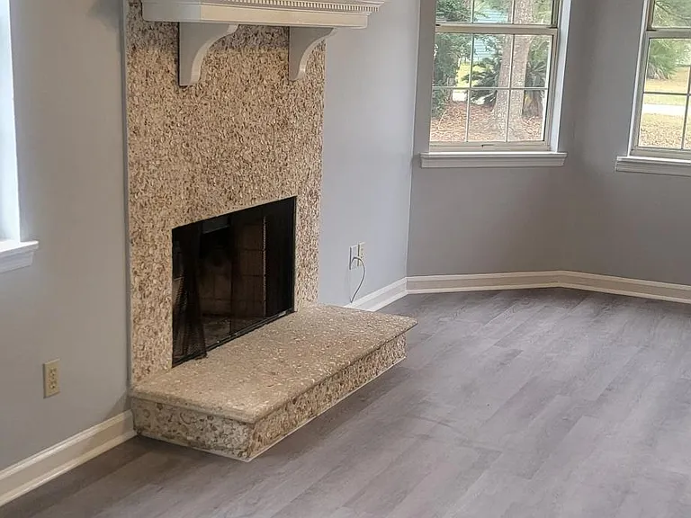 148 Richards Ct — Photo 6