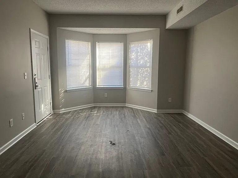 4590B Girvan Dr #B — Photo 6