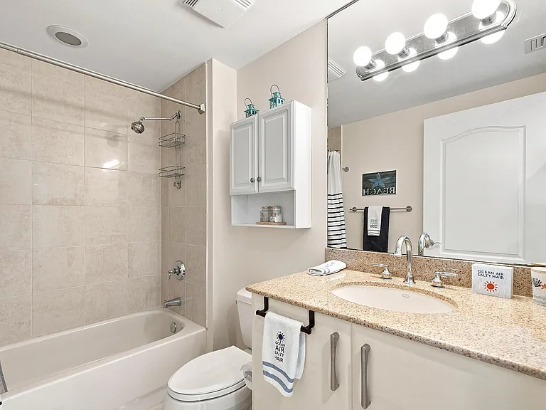 101 SE 20th Ave #501 — Photo 23
