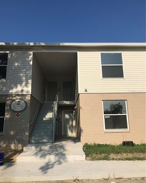 1st image of 7210 N Manhattan Ave APT 224
