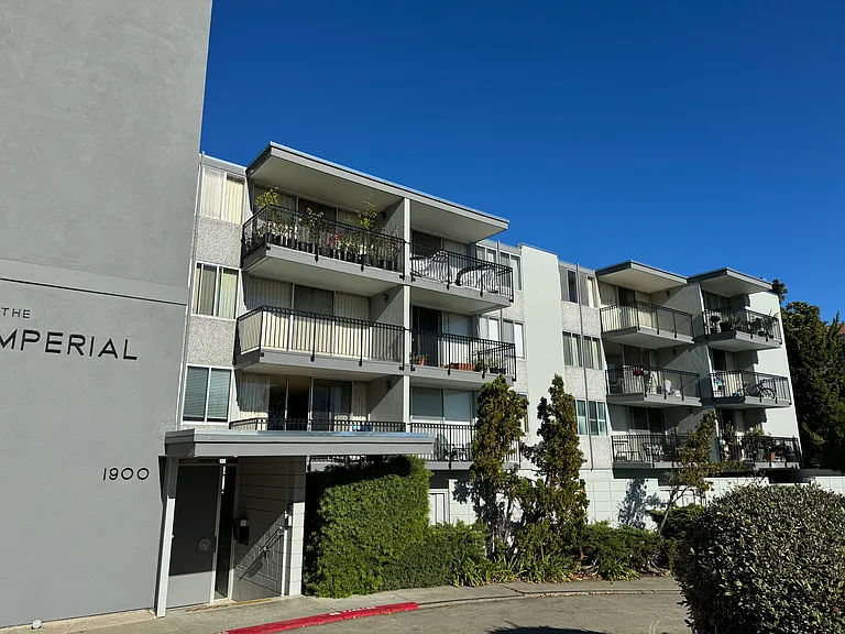 Imperial Apartments — Photo 5