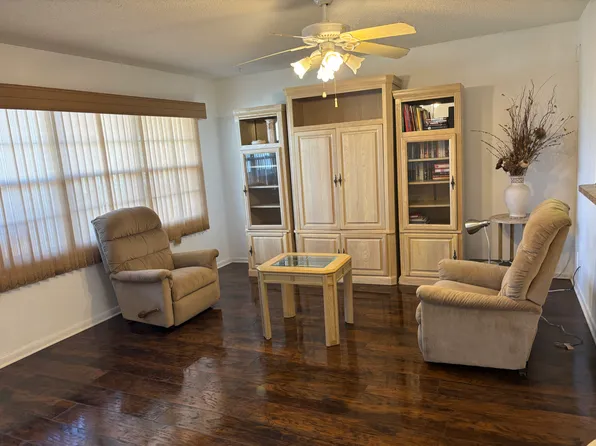 143 Mansfield Dr, Boca Raton, FL