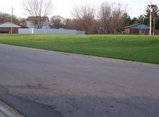 3200 Amanda Dr, Dayton, OH 45406
