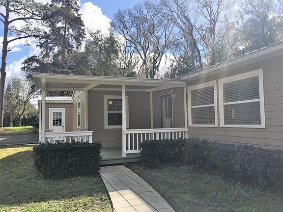5th image of 832 Cypress St W