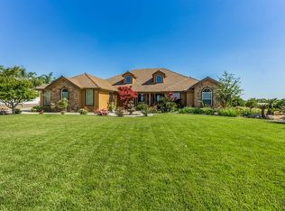 13305 E Falcon Meadow Ln, Clovis, CA