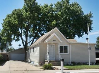 2019 W 12th St, Grand Island, NE 68803