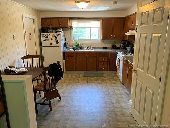 3rd image of 33 Crawford St APT 3