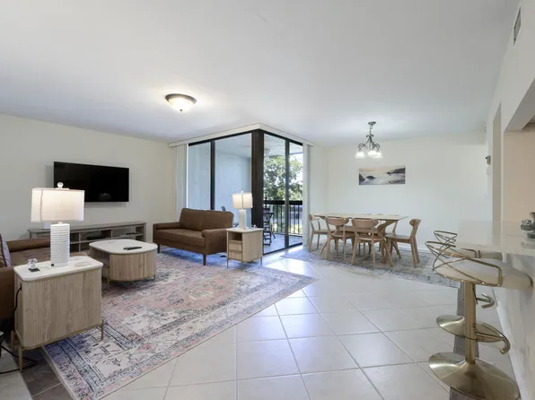 825 Egret Cir APT 209, Delray Beach, FL 33444