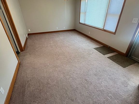 5th image of 607 S 10th St